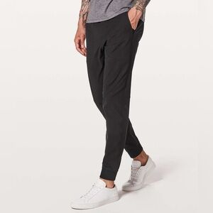 Lululemon Men’s black ABC Jogger 31” - small